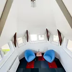Broken Bed Hootel 3*