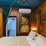 Hotell Broken Bed Hootel