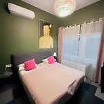 Broken Bed Hootel Hotell