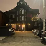 Hotell Broken Bed Hootel