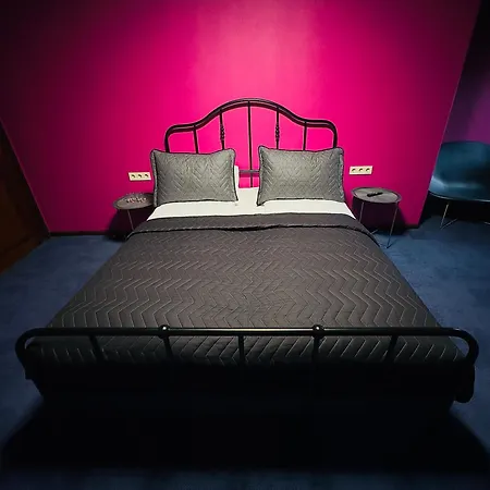 Hotell Broken Bed Hootel