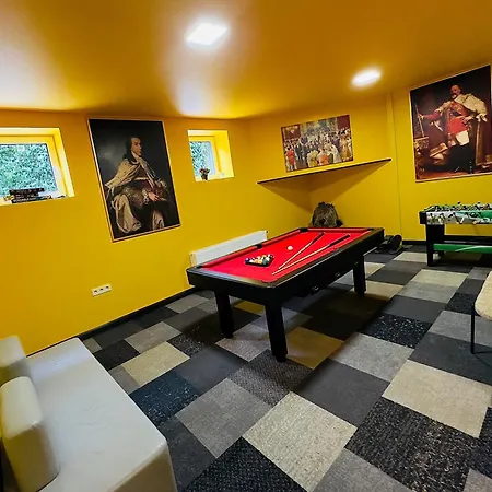 Hotell Broken Bed Hootel