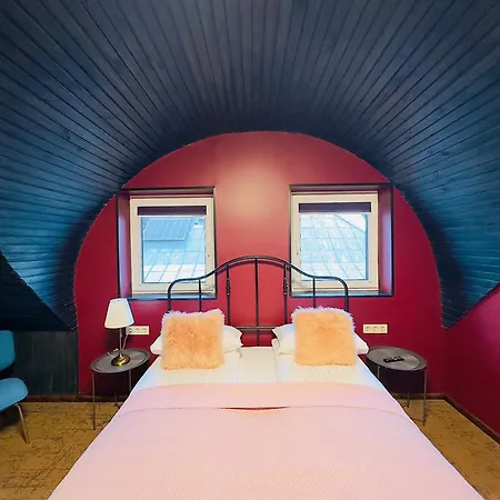 Broken Bed Hootel Kaunas