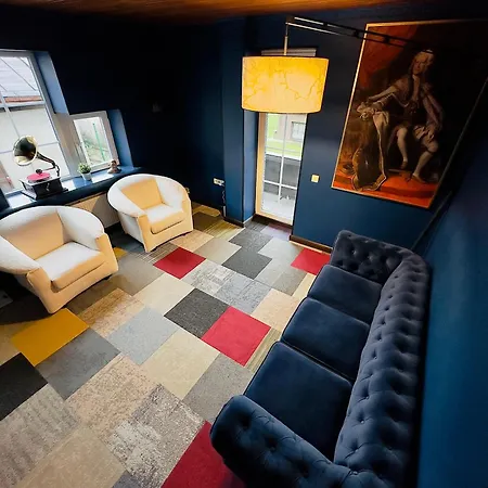 Broken Bed Hootel 3* Kaunas