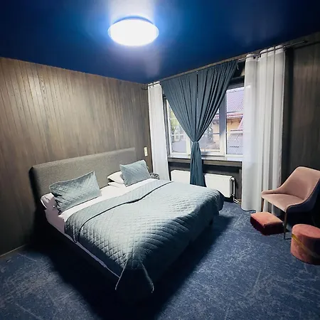Hotel Broken Bed Hootel 3*