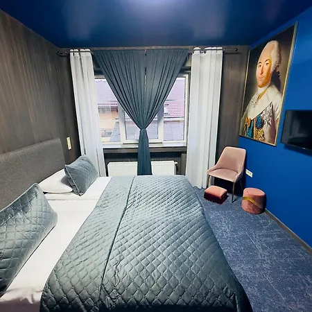 Broken Bed Hootel