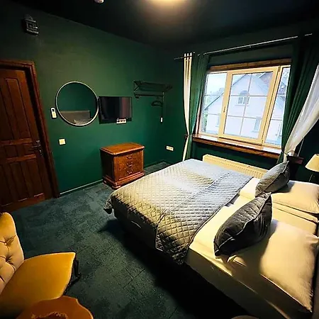 Broken Bed Hootel 3* Kaunas