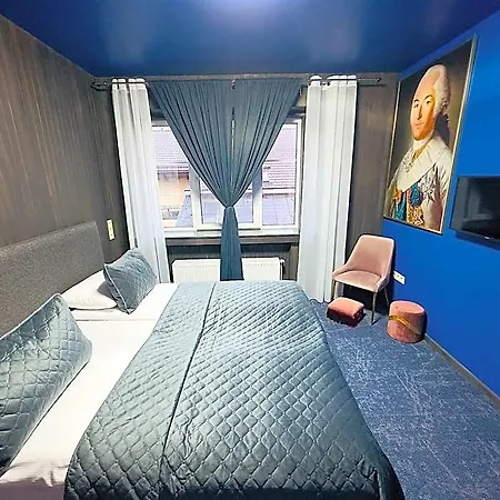 Broken Bed Hootel Hotell 3*