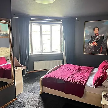 Hotell Broken Bed Hootel