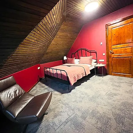 Hotell Broken Bed Hootel 3*