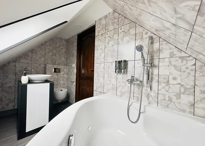 Hotell Broken Bed Hootel 3*