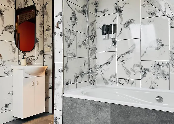 Broken Bed Hootel 3* Kaunas