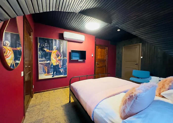 Hotell Broken Bed Hootel