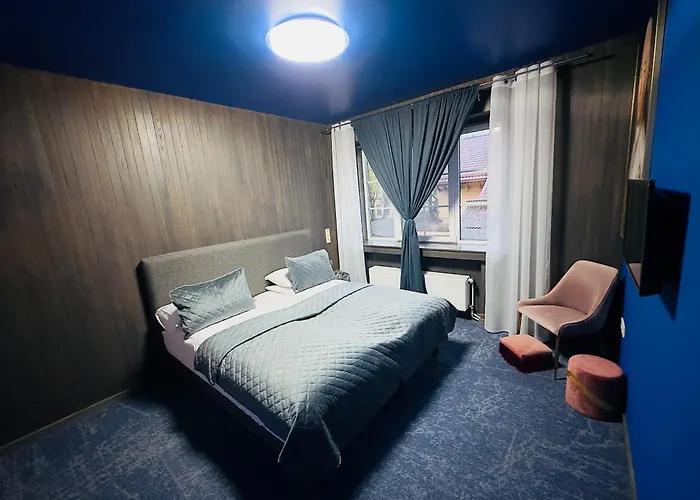 Hotell Broken Bed Hootel 3*